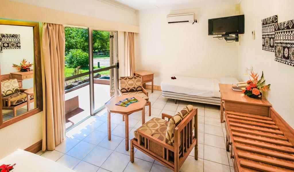 Tanoa Skylodge Hotel