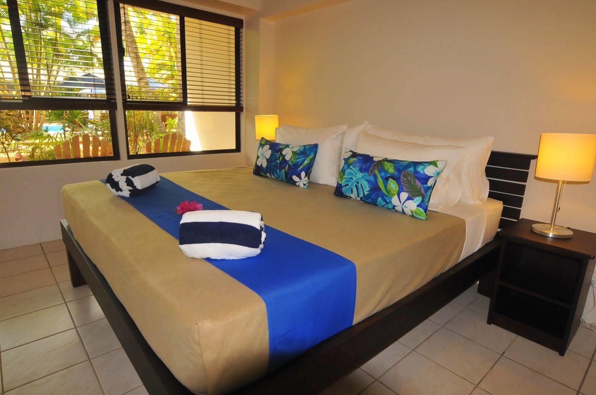 Oasis Palms Resort