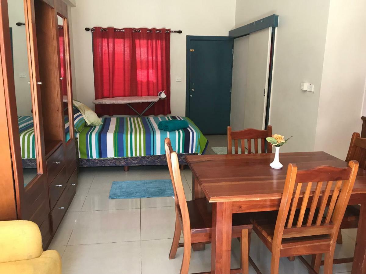 Sharmas Holiday 58 Kennedy Road Town. Apartment Nadi