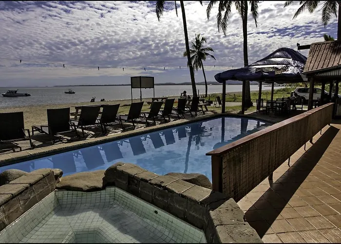 Travellers Beach Resort