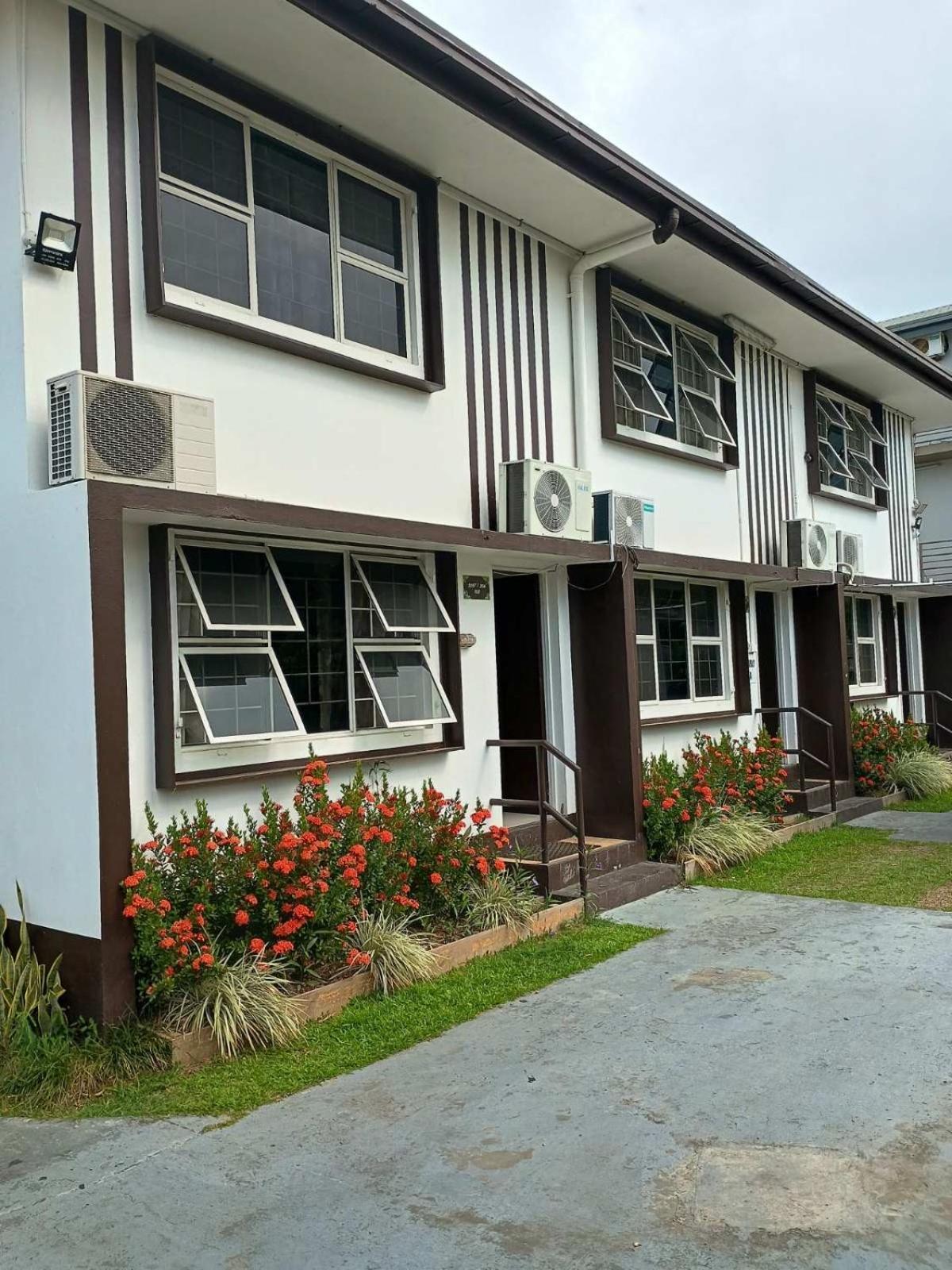 Inn Gray