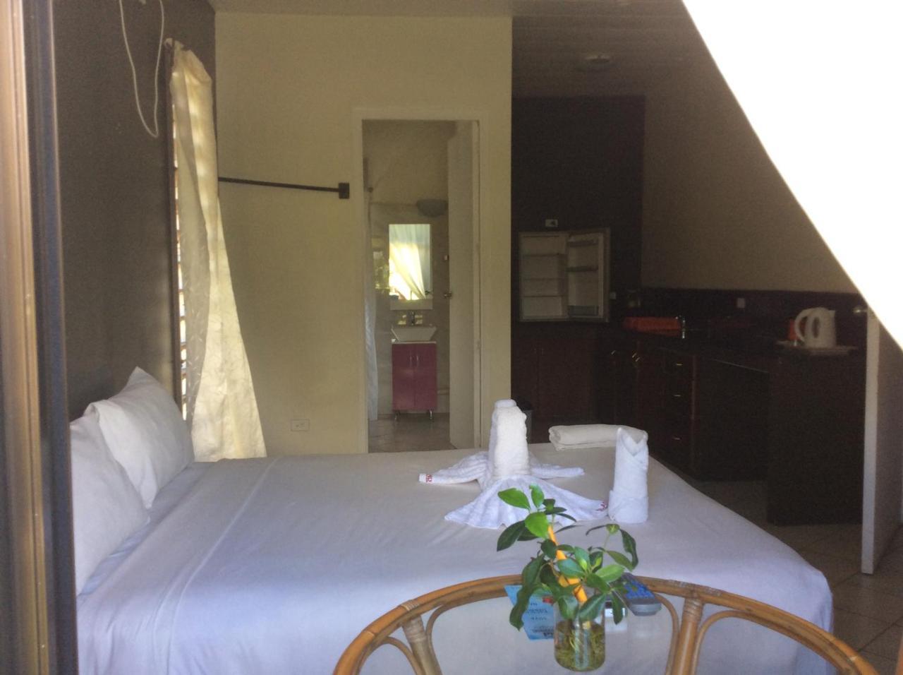Island 3* Nadi